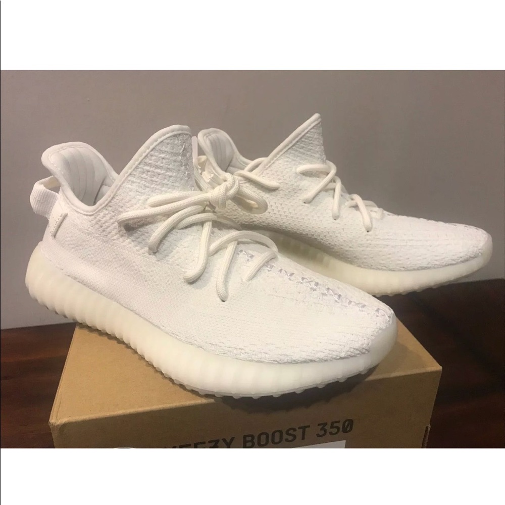 New Authentic Adidas Yeezy 350 V2 size 6.5